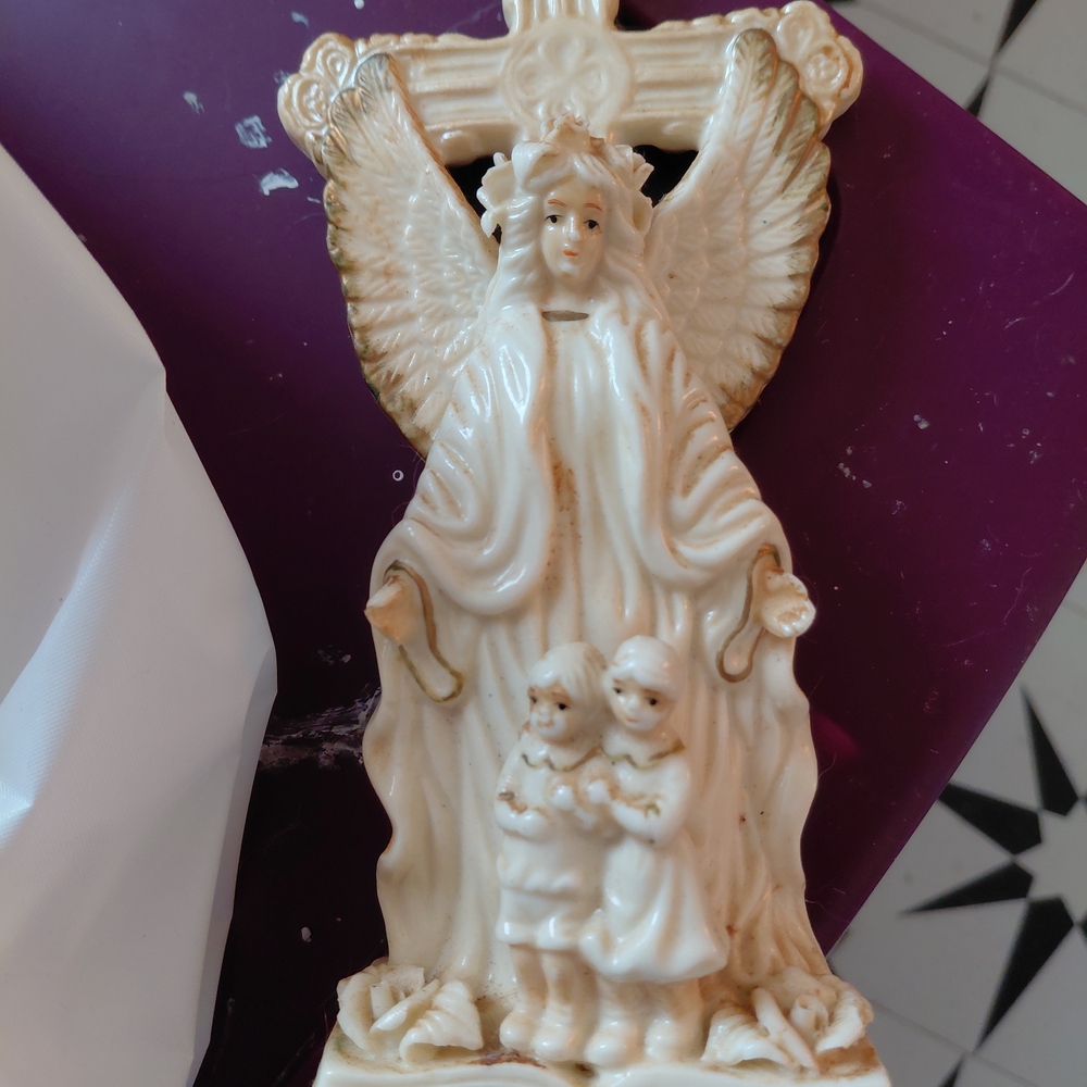 Cream Angel Figurine with Children